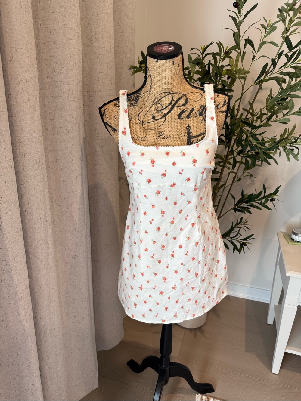 H&M White Mini Dress with Rose Floral Print